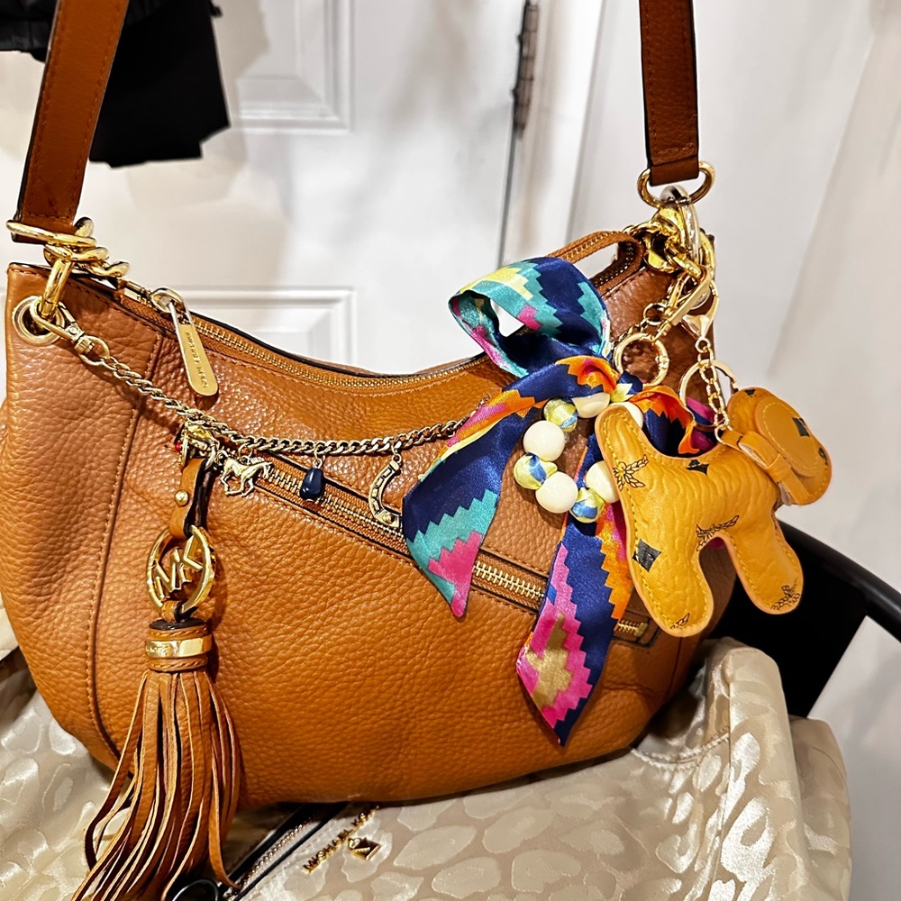 EUC Michael Kors, vintage leather hobo 2-way